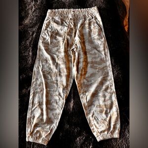 Levi’s Beige Camo Jogger Pants Men’s M Drawstring Elastic Waist Tapered Leg
